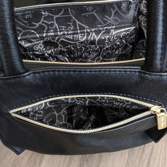 Betsey Johnson Black Faux Leather & Fur Purse - Picture 9 of 11